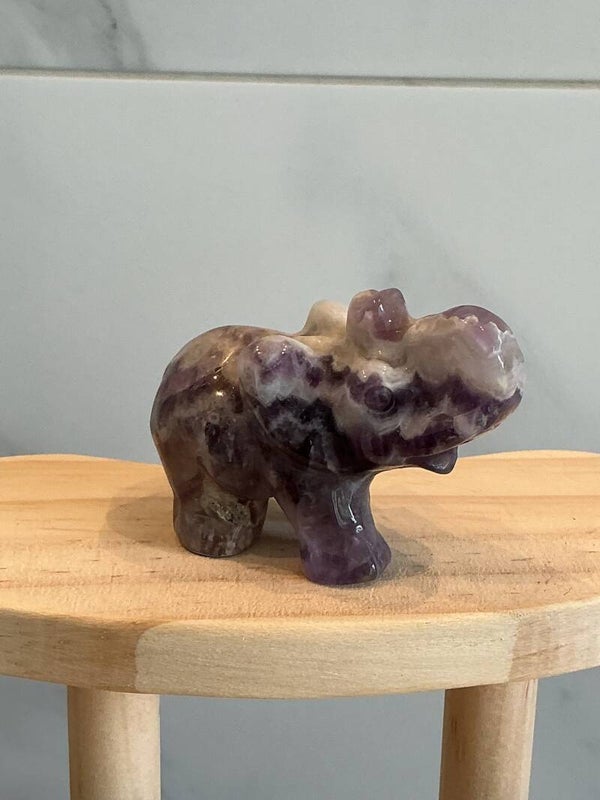 💜🤍🐘✨ Chevron Amethist – Olifant Carving #10