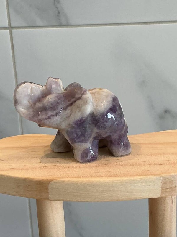 💜🤍🐘✨ Chevron Amethist – Olifant Carving #11