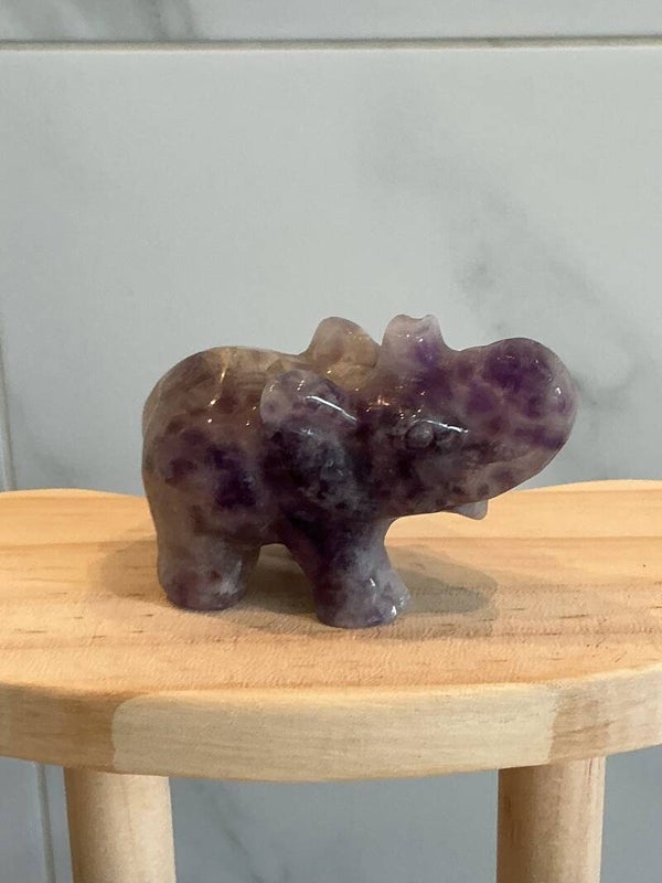 💜🤍🐘✨ Chevron Amethist – Olifant Carving #12