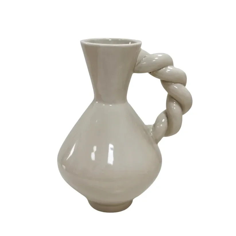 Vaas met gedraaid handvat zandkleur
