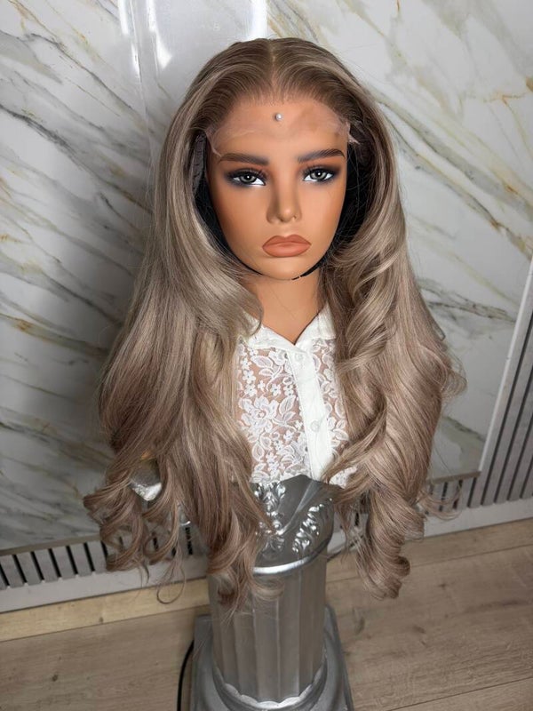 26” Turkish hair Light Blonde Lowlights and Dark Roots