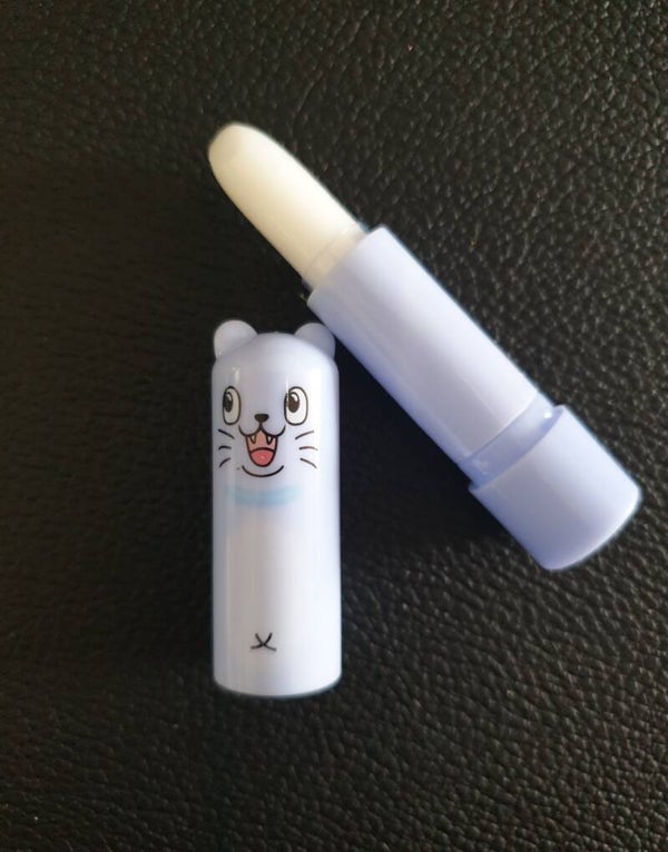 Baume à levres bleu