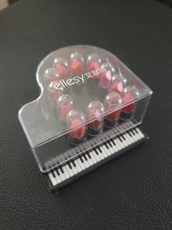 Ensemble 12 mini rouge à lèvres forme piano