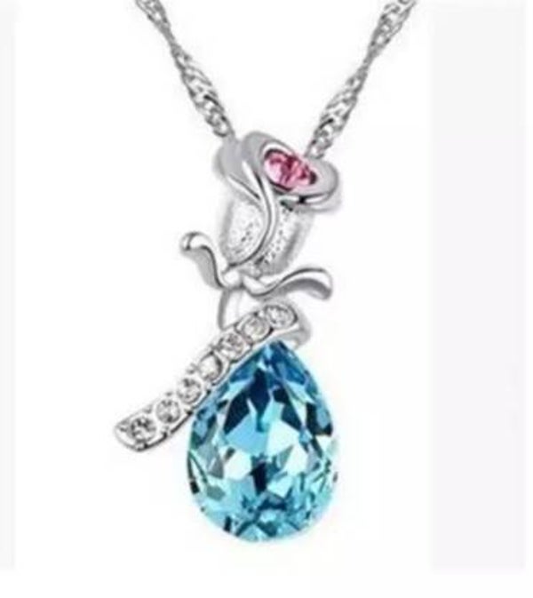 Collier "Goutte avec rose" bleu argenté