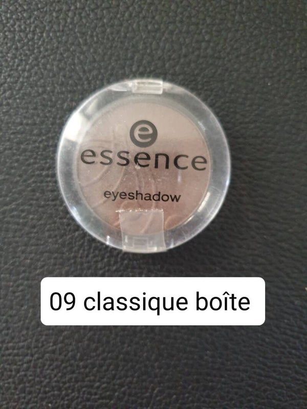 Fard à paupières Essence 09 boîtier