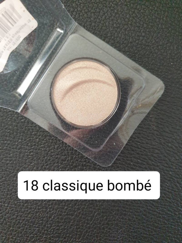 Fard à paupières Essence 18 bombé
