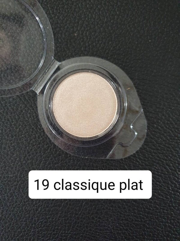 Fard à paupières Essence 19 plat