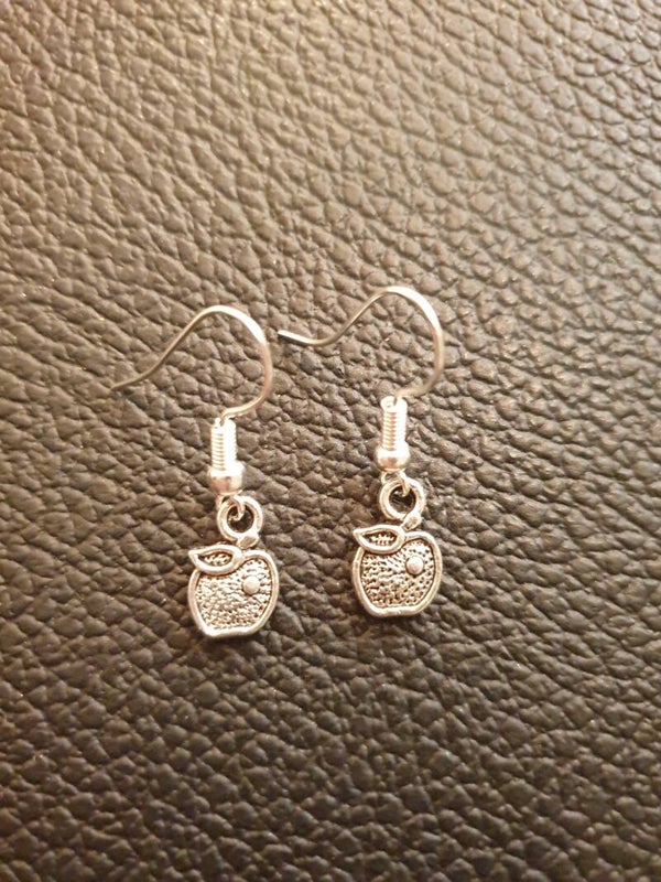 Boucles d'oreilles pommes argentées