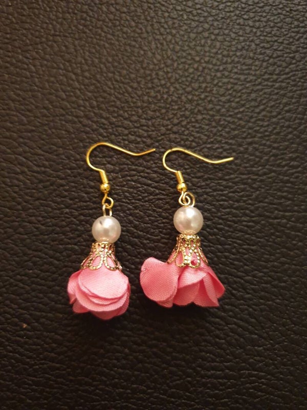 Boucles d'oreilles fantaisie ange tissu rose clair
