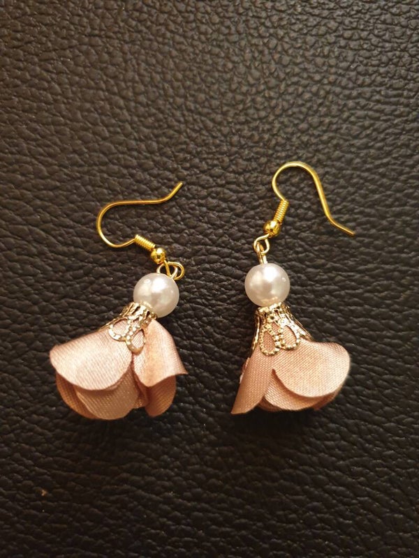 Boucles d'oreilles ange marron tissu