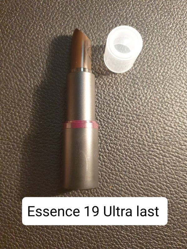 Rouge à lèvres Essence 19 Ultra last