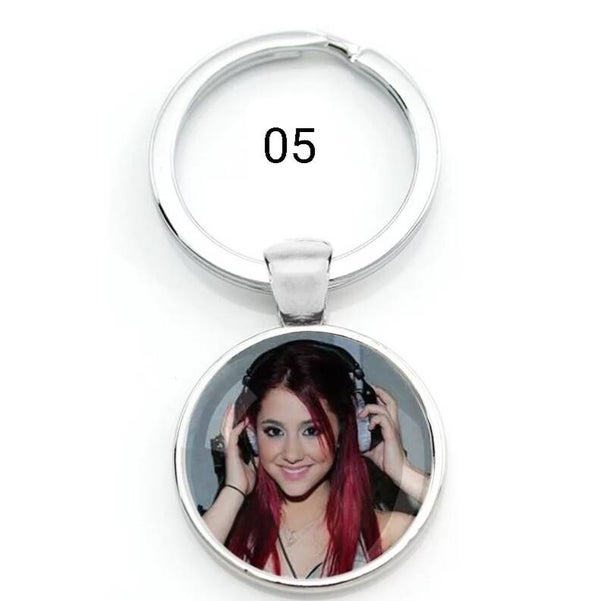 Porte-clés "Ariana Grande" 05