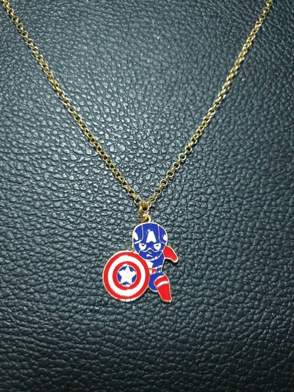 Collier Captain America