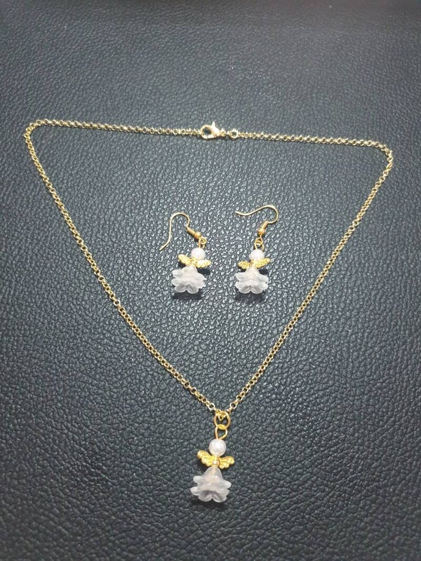 Parure fantaisie anges blancs dorée