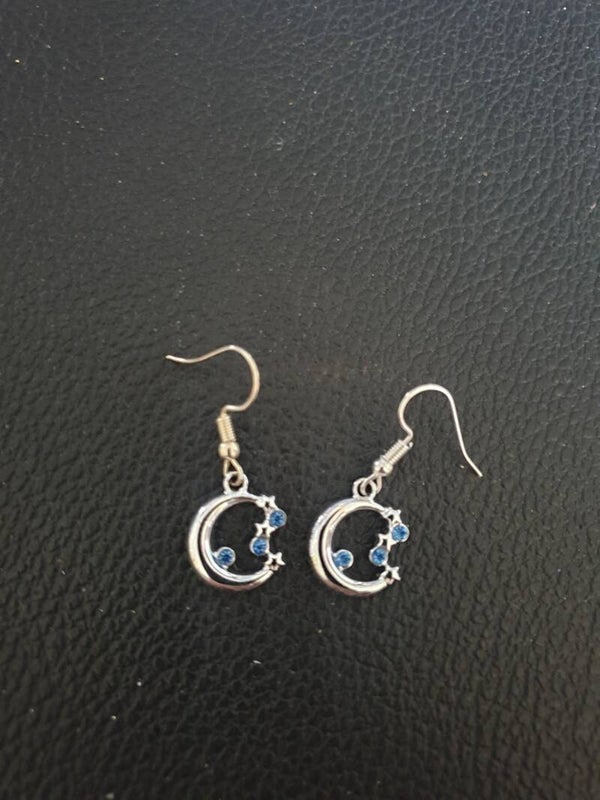 Boucles d'oreilles lune bleue