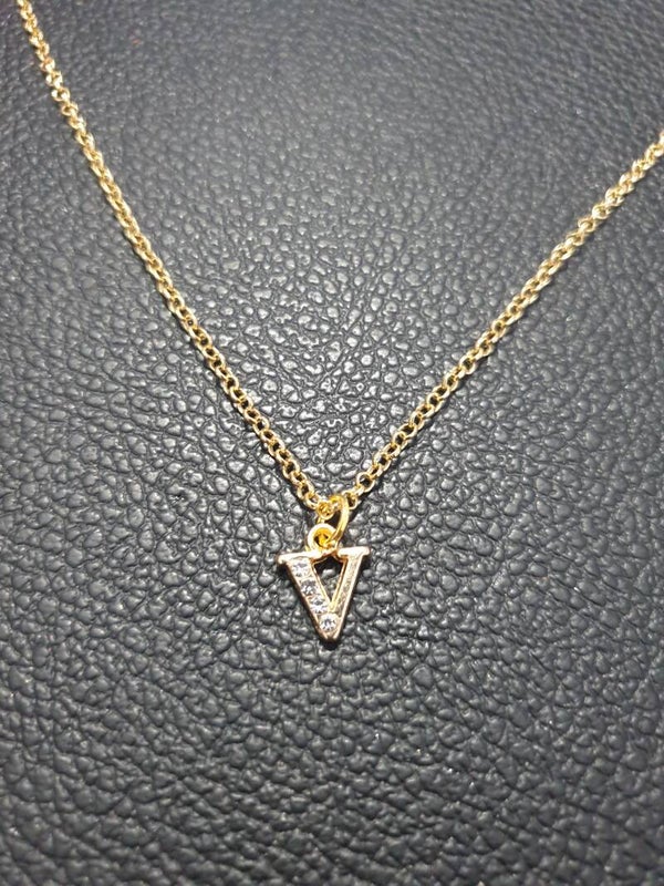 Collier fantaisie "V3"