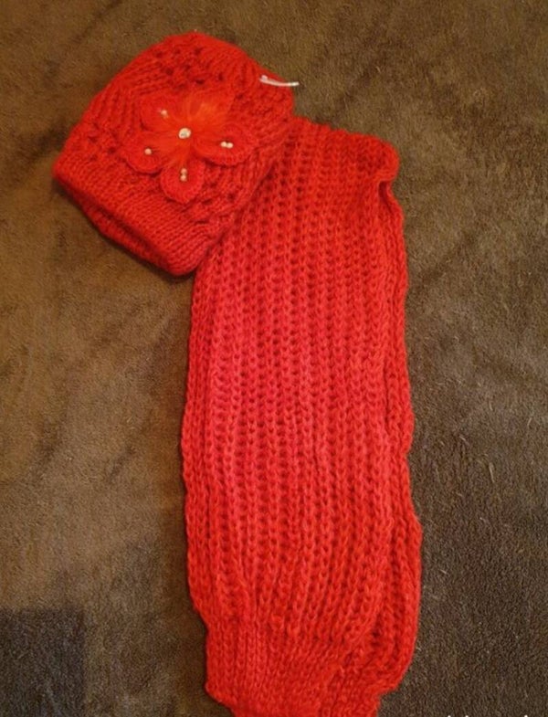 Ensemble écharpe et bonnet fille rouge