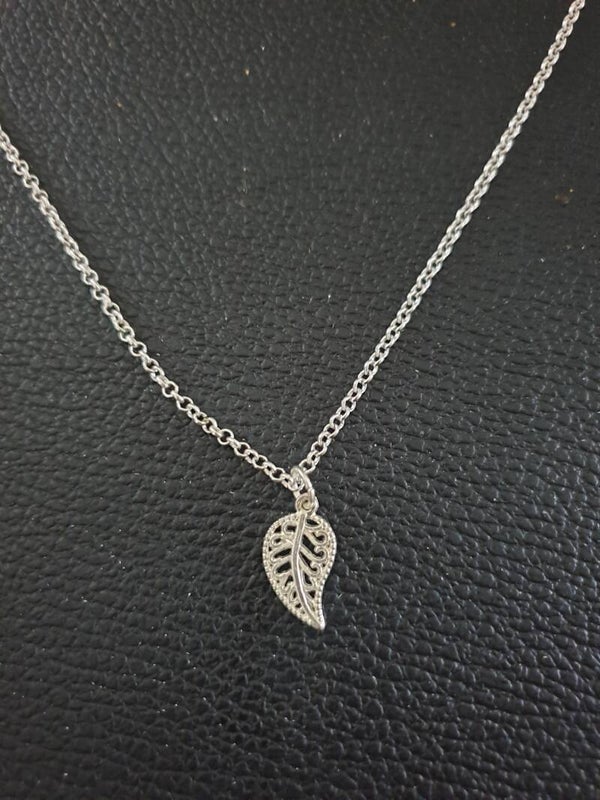 Collier fantaisie "Feuille" argenté