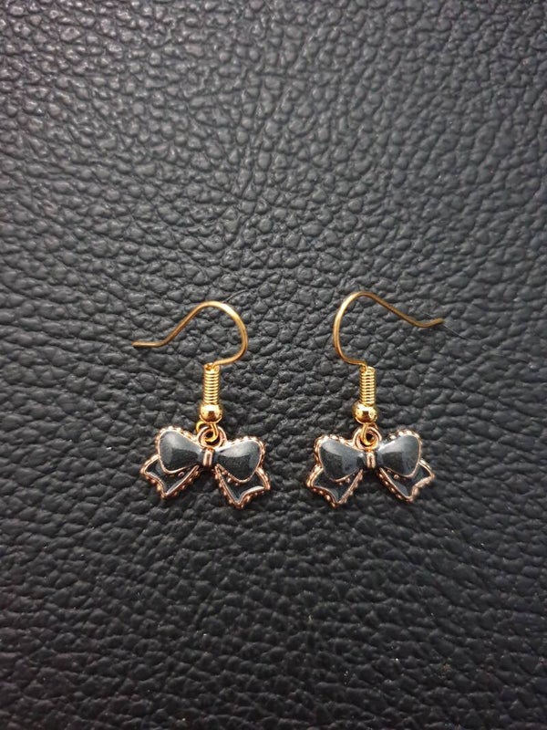 Boucles d'oreilles fantaisie "Nœud papillon" noir