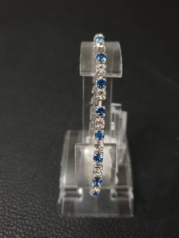 Bracelet extensible blanc et bleu clair