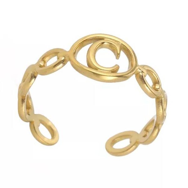 Bague fantaisie ajustable "C" dorée