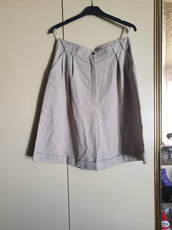 Bermuda beige taille 3