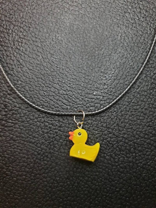 Collier fantaisie "Canard" jaune cordon noir