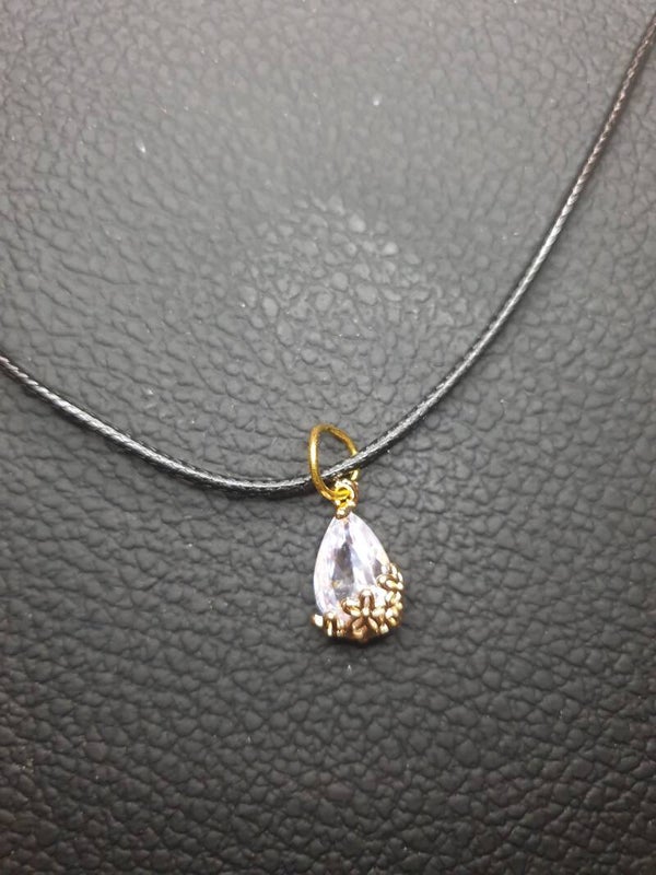 Collier fantaisie diamant cordon noir