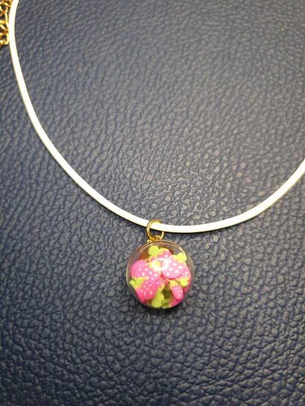 Collier fantaisie "Boule fruits" 01 cordon blanc