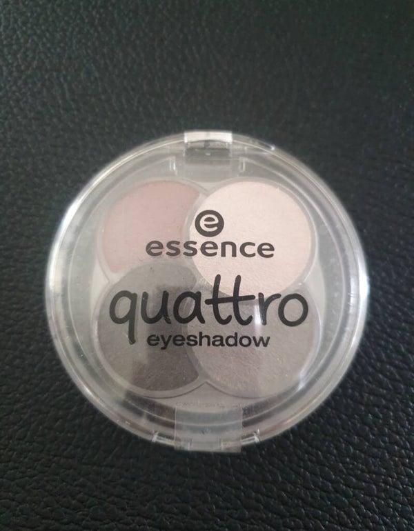 Palette 4 fards à paupières Essence introuvable