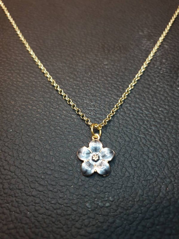 Collier fantaisie "Fleurs" grise