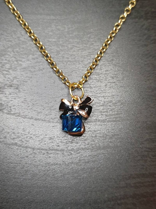 Collier fantaisie "Cadeau" bleu