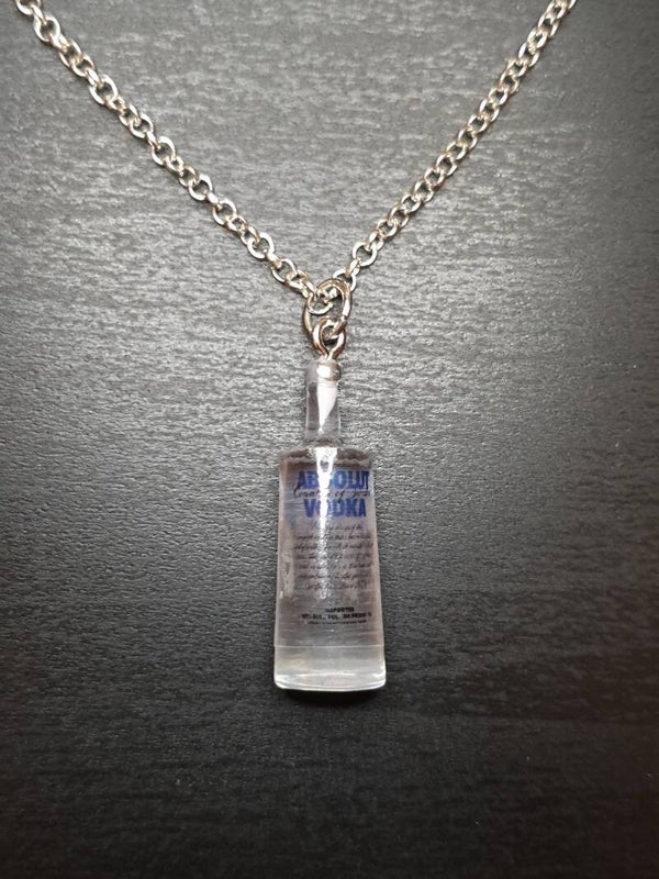 Collier fantaisie "Absolute Vodka"