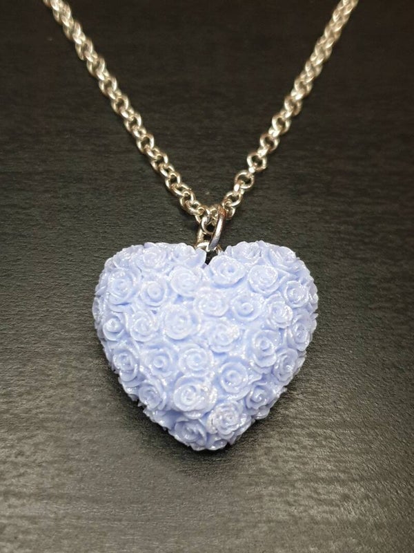 Collier fantaisie "Cœur fleurs" bleu