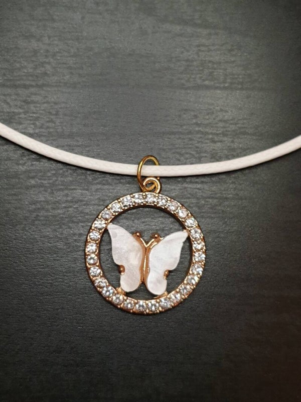 Collier "Papillon" blanc cordon blanc