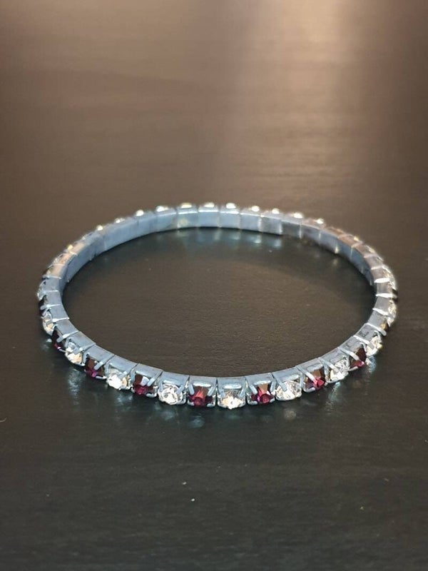 Bracelet extensible blanc et rouge foncé
