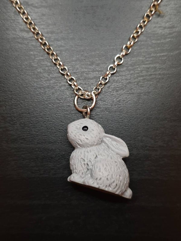 Collier fantaisie "Lapin" gris