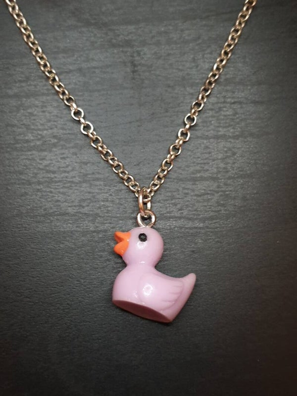 Collier fantaisie "Canard" violet