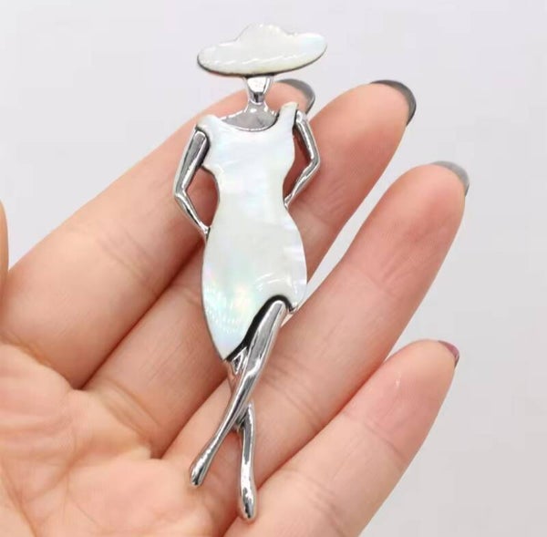 Broche "Femme" blanche