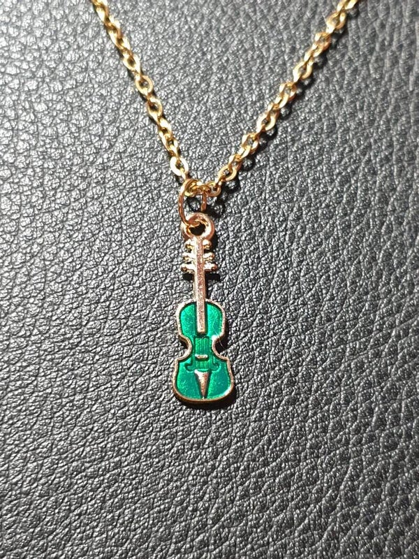 Collier "Guitare" vert