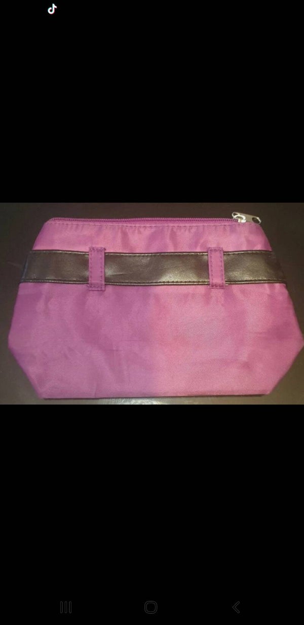 Trousse de toilette "Garnier"