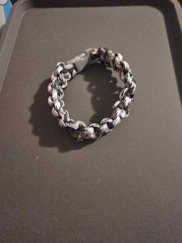 Men's paracord