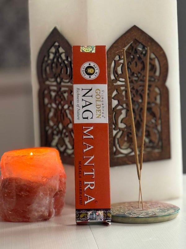 🔶 Golden Nag Mantra – L’énergie du verbe sacré