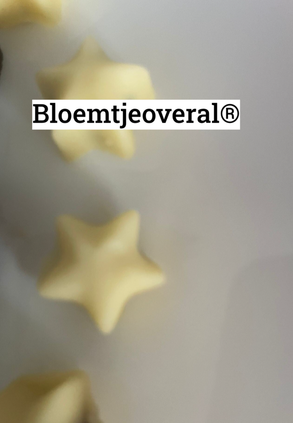 Bloemtjeoveral® exclusieve Boter witte chocolade sterren