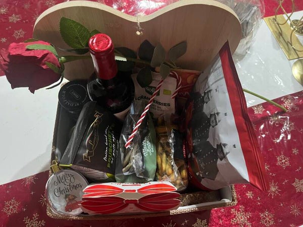 Kerstpakket nr.6 ( Box of forgiveness)