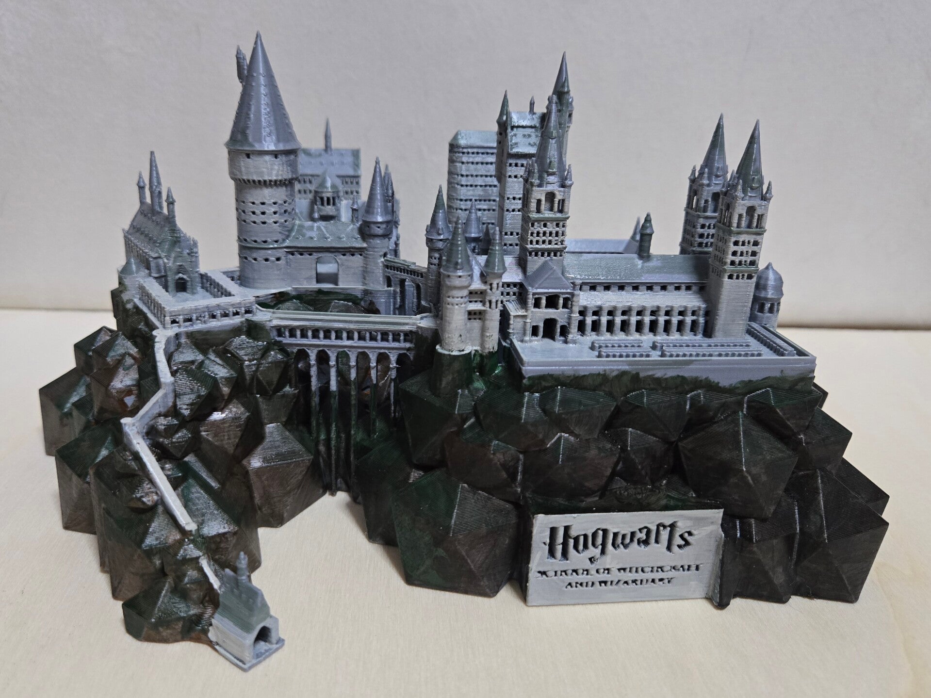 🏰 Castello di Hogwarts 3D – Dipinto a Mano