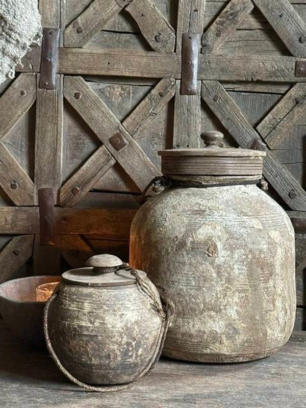Nepalese kruik C9