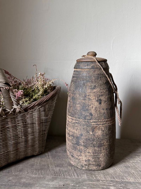 grote nepalese kruik met deksel en touw C6