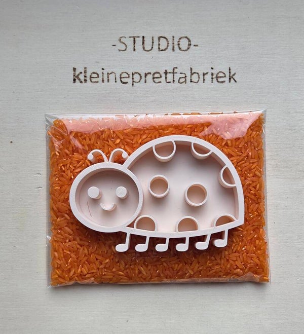 Speelrijst met liefheersbeestje vulvorm - Kant en klare traktatie