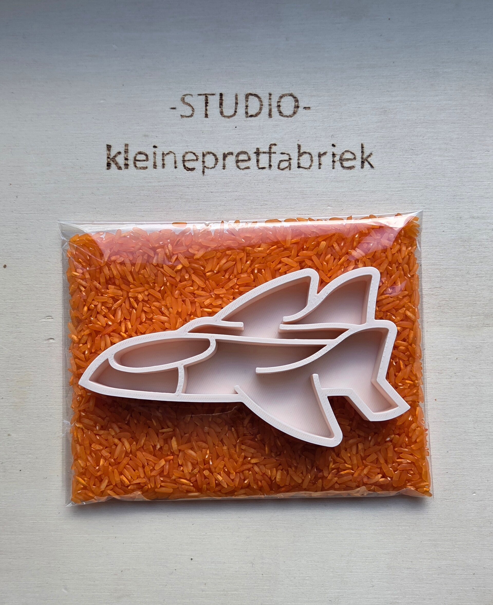 Speelrijst met raket vulvorm - Kant en klare traktatie